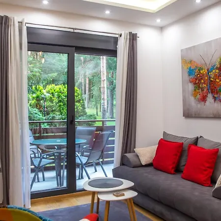 شقة Pekovic Green-apartman Pama