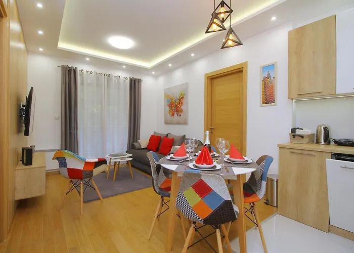 Pekovic Green-apartman Pama Apartament *