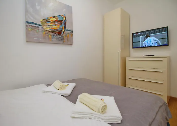 Pekovic Green-apartman Pama * ズラティボール