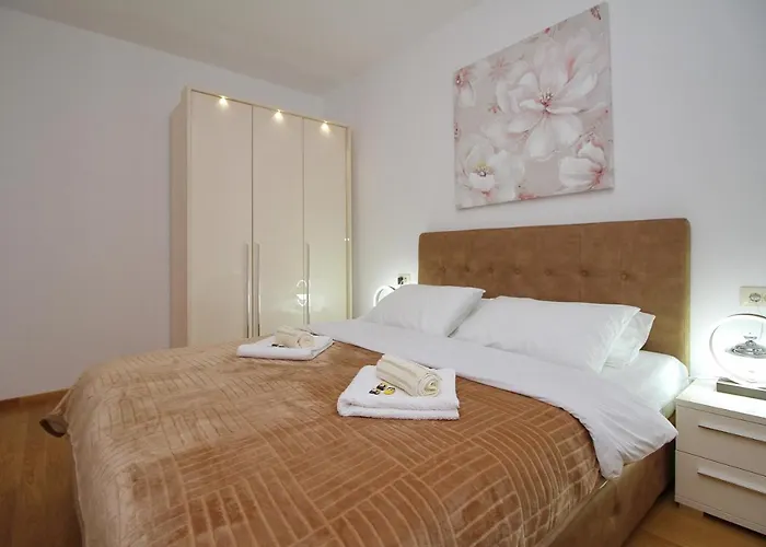 Pekovic Green-apartman Pama * ズラティボール